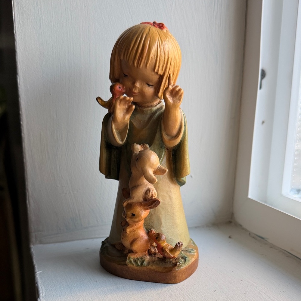 Anri Talking to Animals 6” figurine signed Ferrandiz